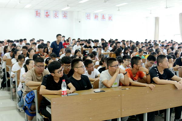 尹凯雯 (2).jpg